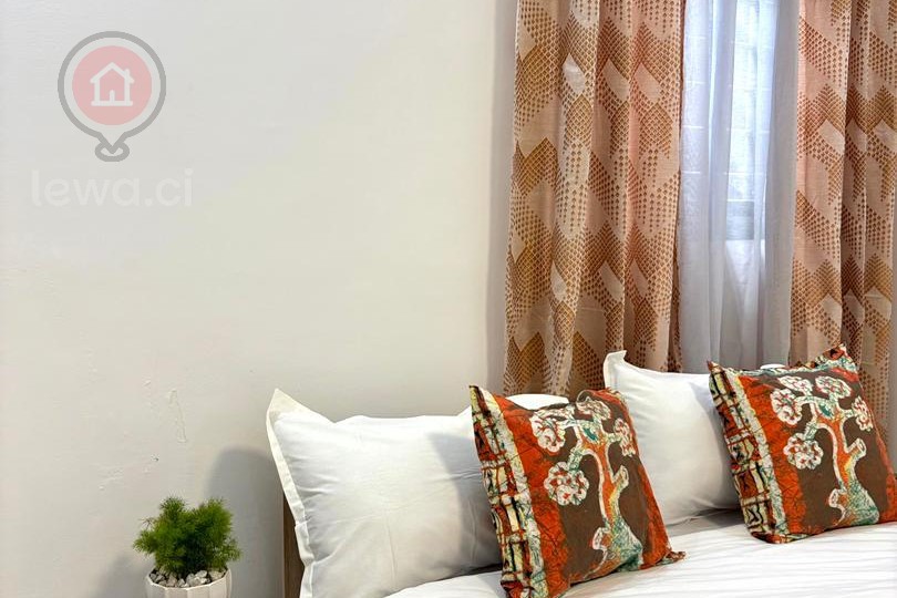 Appartement meublé 3 pièces Cocody