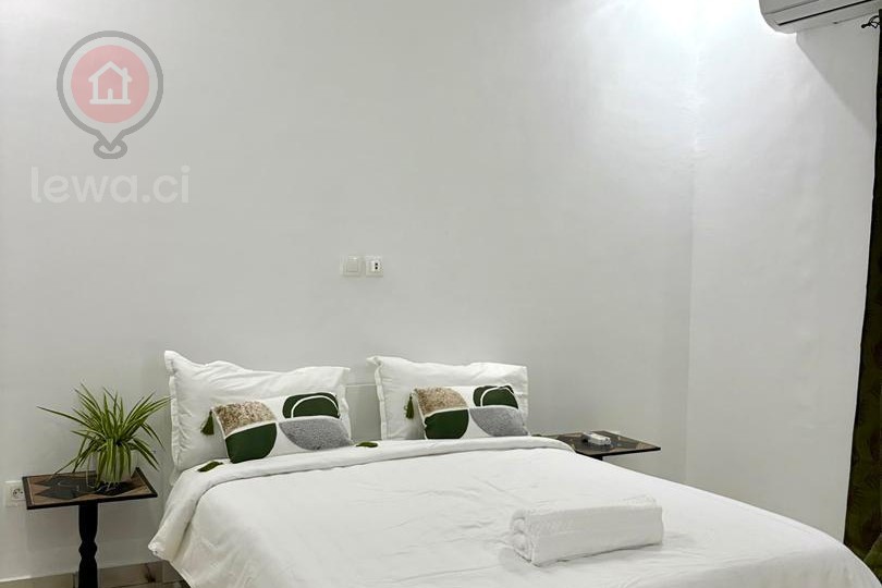 Appartement meublé 3 pièces Cocody