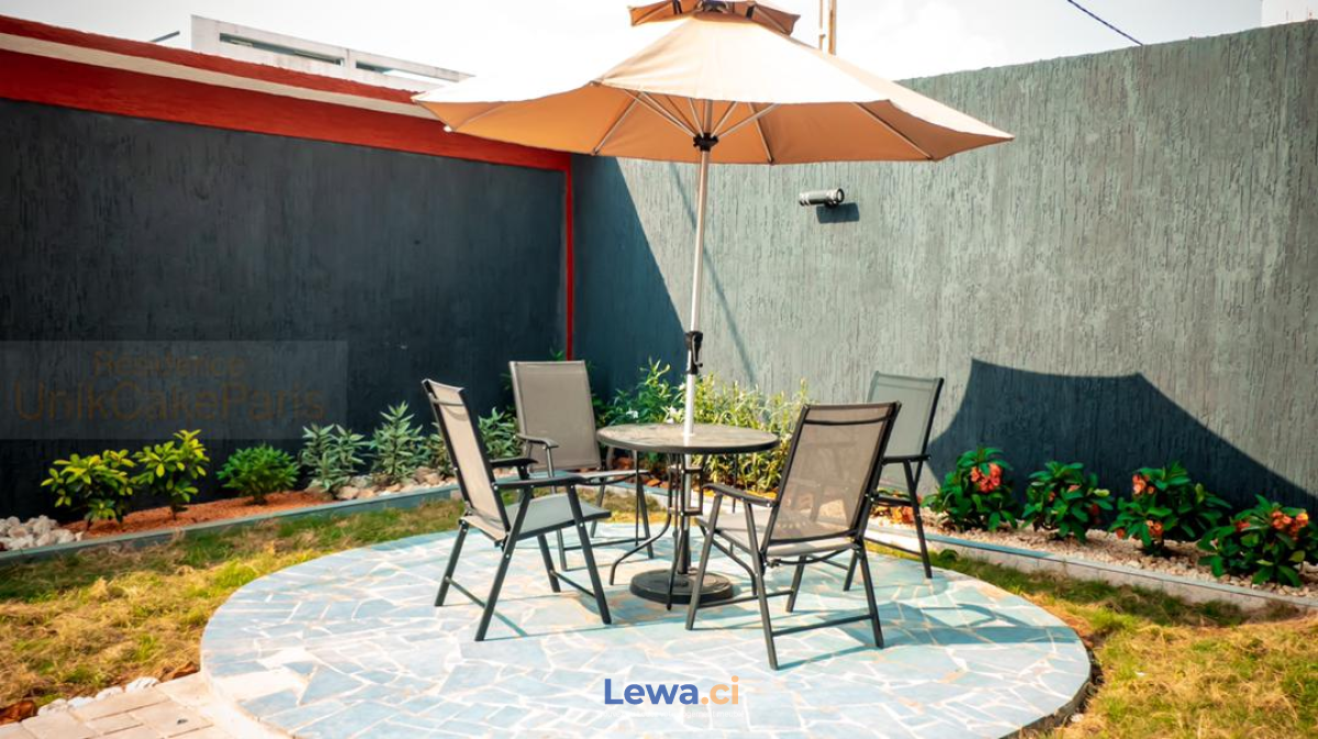 Villa 7 pièces meublées avec piscine a bingerville