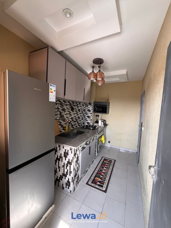 Angré nouveau Chu 2 pièces meublé standing