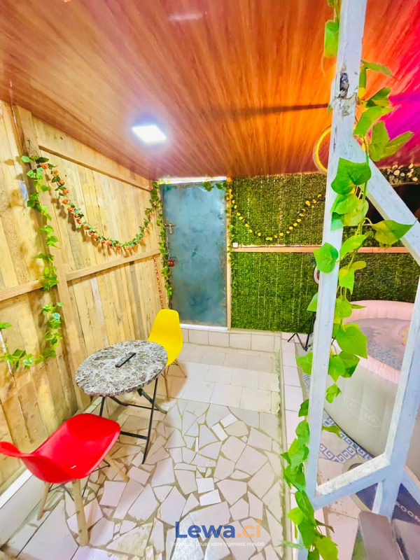 studio meublé avec jacuzzi disponible  Abidjan