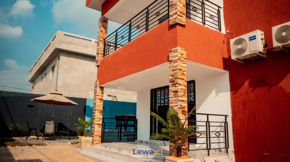 Villa 7 pièces meublées avec piscine a bingerville