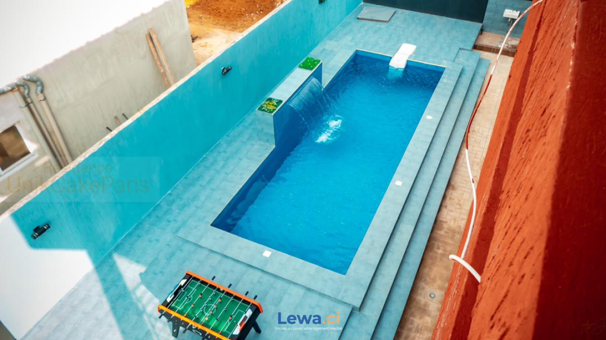 Villa 7 pièces meublées avec piscine a bingerville