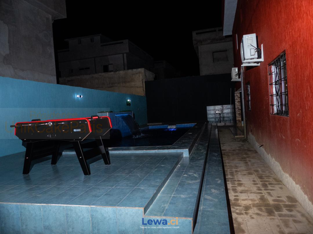 Villa 7 pièces meublées avec piscine a bingerville