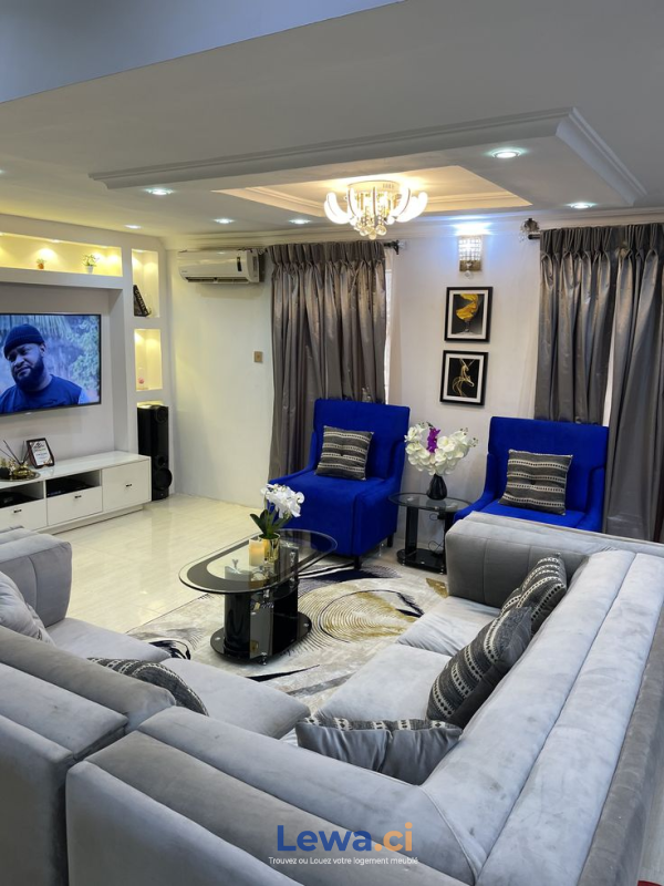 STUDIO MEUBLE DISPONIBLE ABIDJAN