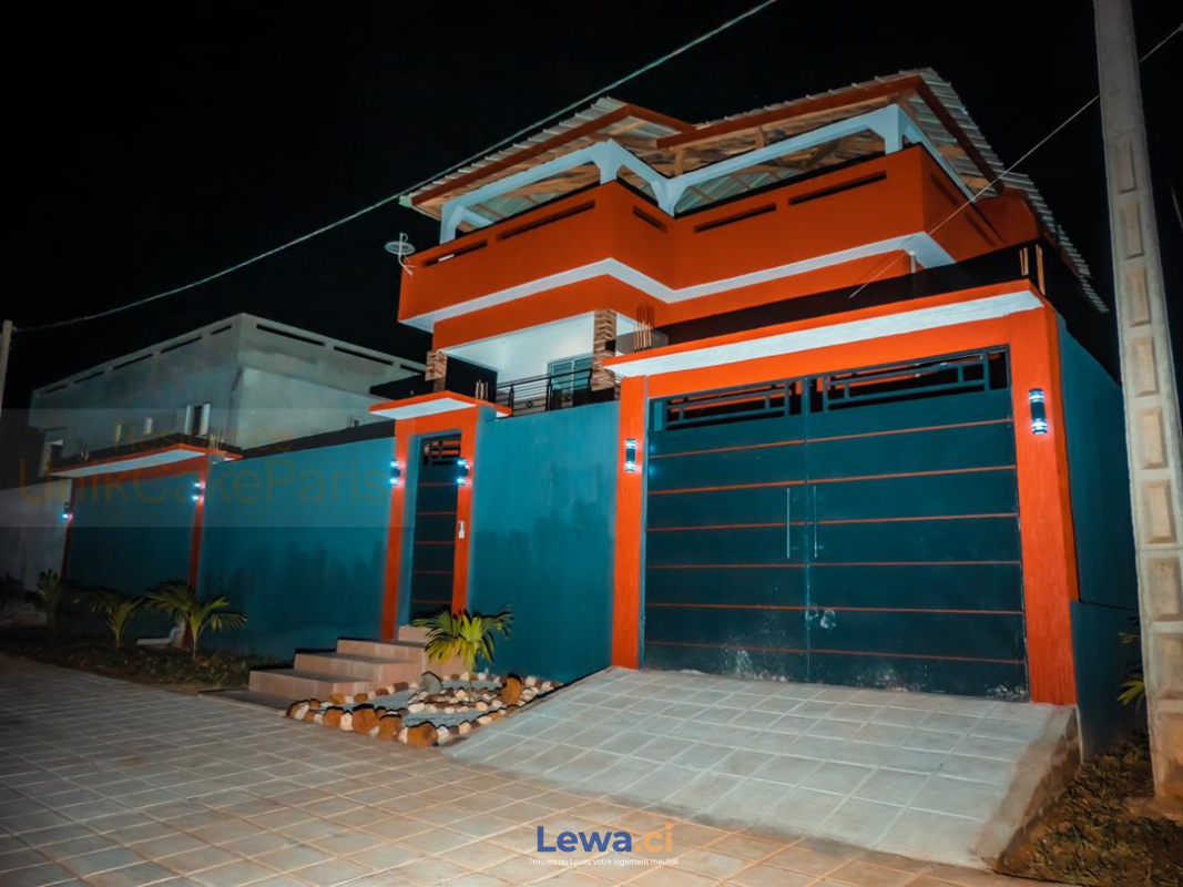 Villa 7 pièces meublées avec piscine a bingerville