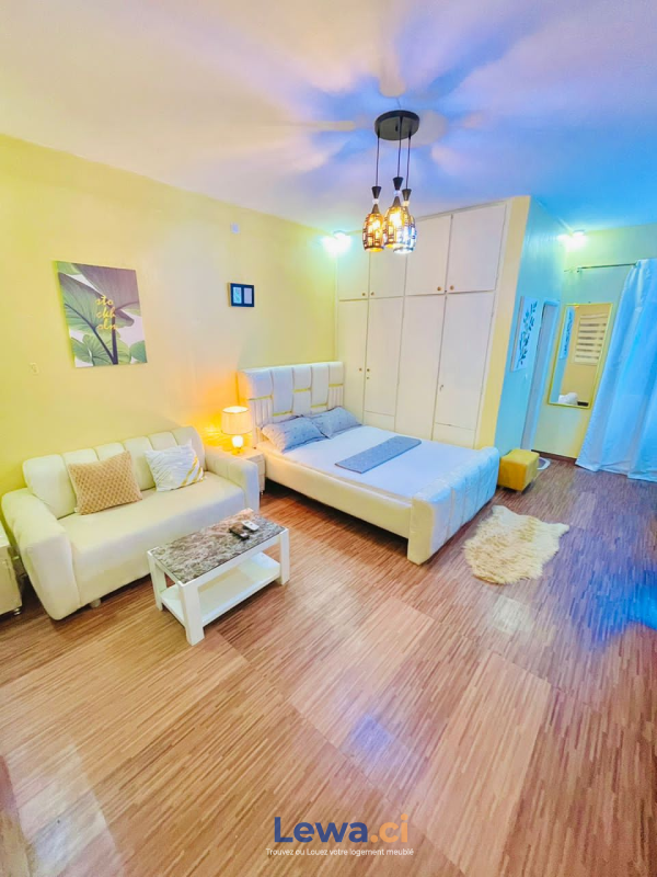 studio meublé avec jacuzzi disponible  Abidjan