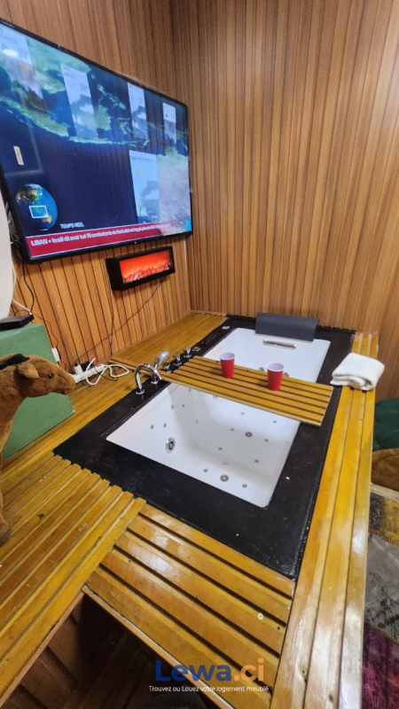 Studio avec jacuzzi position Yopougon
